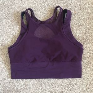 LULU LEMON Full coverage sports bra with mesh overlay!